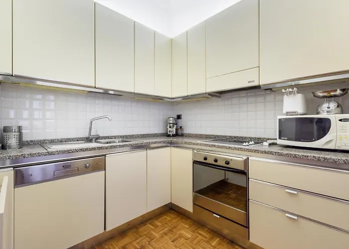 Montebello Place By Mmega Apartament